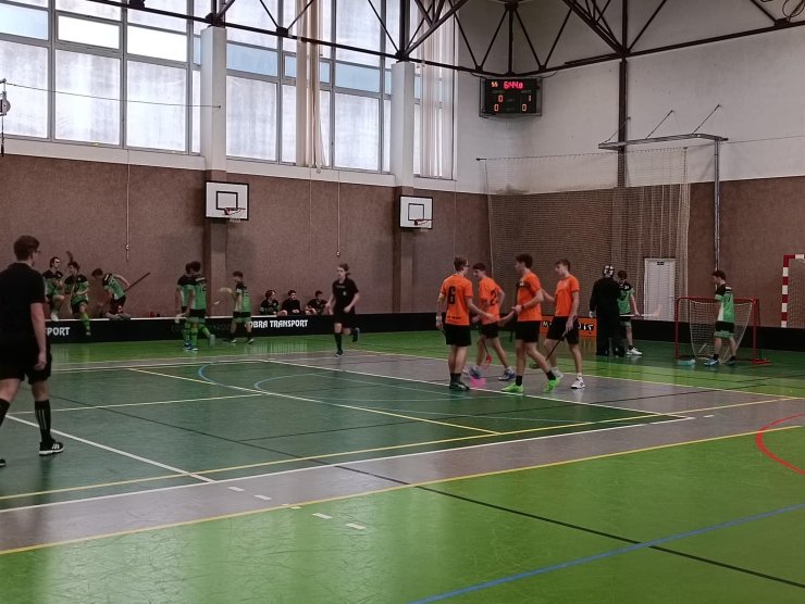 Dorostenci na domácím turnaji na 50%