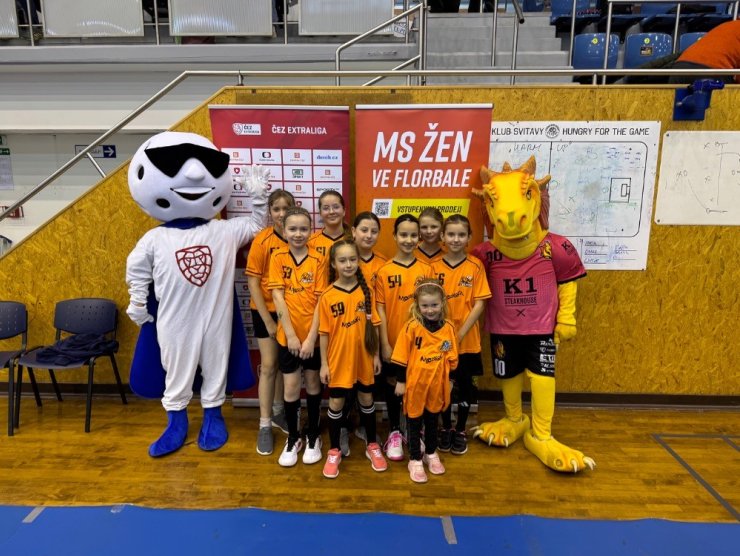 Elévky 1. FBC Polička zažily extraligovou atmosféru ve Svitavách! 🖤🧡💙